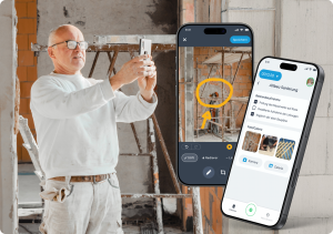 Handwerker fotografiert eine Baustellenwand mit dem Smartphone; zwei Screens zeigen die clockin App mit Fotobearbeitung sowie Projektdokumentation inklusive Checkliste, Foto-Galerie und laufender Zeiterfassung.
